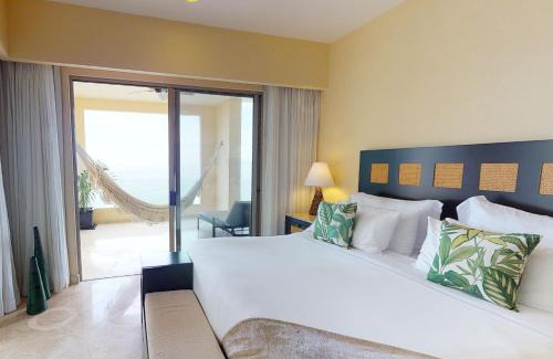 Mascota Hotel | Deluxe Room at Garza Blanca Puerto Vallarta
