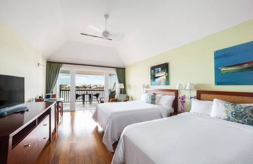 Paget Hotel | Deluxe Room at Newstead Belmont Hills Golf Resort and Spa