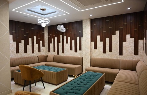 Amritsar Apartment | Deluxe Room-Hotel Posh-Food, Wifi, Parking