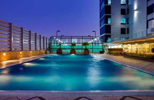 Al Sufouh 1 Apartment | Deluxe Room Near Carrefour Supermarket