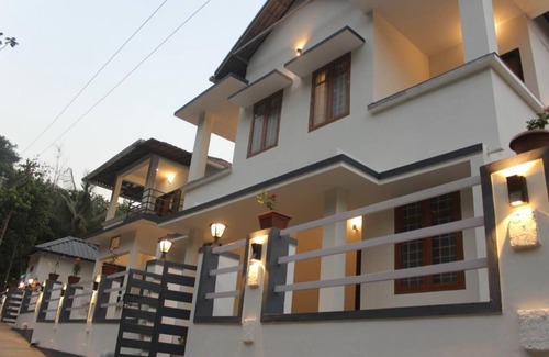 Vythiri Villa | Deluxe Room with Balcony