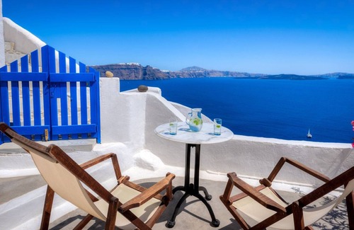 Oia Villa | Deluxe Santorini Studio | Santorini Studio | Wonderful Sea Views