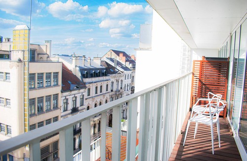 Saint-Josse-ten-Noode Apartment | Deluxe Serviced Residence w/Terrace § Parking