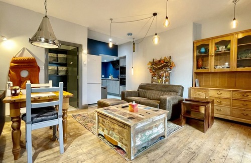 North Sunderland Apartment | Deluxe-self catering sleeps 2 -Salmon - Pets