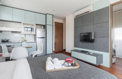 Bedok House | Deluxe serviced apartment- Modern studio room EZS5