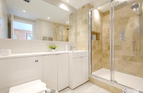 Royal Docks Apartment | Deluxe Serviced Two Bed Apartment