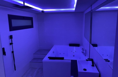 Linares Apartment | Deluxe Silver