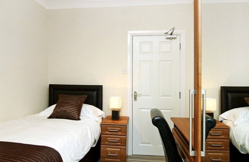 Retford House | Deluxe Single Ensuite at The Lawns Guest House