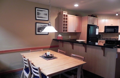 Okanagan-Similkameen Condo | Deluxe Ski in/out Condo in Village Centre
