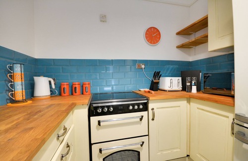 Wallasey Apartment | Deluxe Spacious 2BD Flat Free Parking Fast Wi Fi