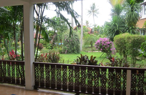 Bang Po Apartment | Deluxe, Spacious Beachside one Bedroom