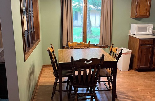 Golconda House | Deluxe Suite w/Full Kitchen on the River Bluff
