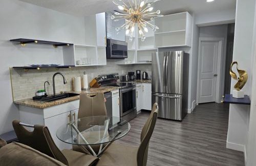 Northeast Edmonton Apartment | Deluxe Suite-2 Bedrooms with Full Kitchen