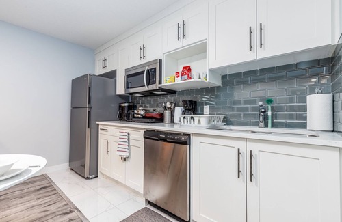 Airdrie Apartment | Deluxe Suite w/Fast WiFi, Perfect for Long Stays