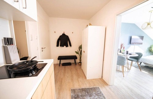 Wieseck Apartment | Deluxe suite with perfect living and working comfort