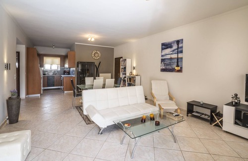 Kounoupidiana Condo | Deluxe Sunny Apartment Apollo