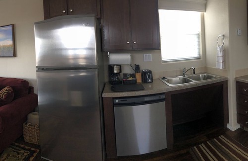 Stockton House | Deluxe "Sunset" Vacation rental in private marina on the California Delta