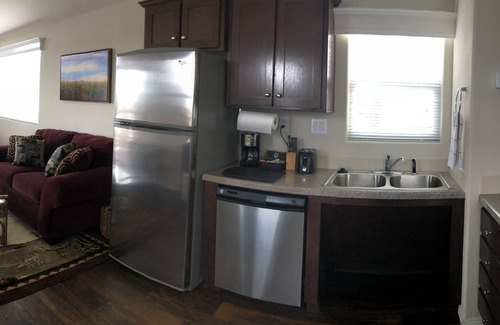 Stockton House | Deluxe "Sunset" Vacation rental in private marina on the California Delta