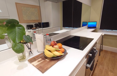 Cathedrals Apartment | Deluxe Tower Bridge Apartments