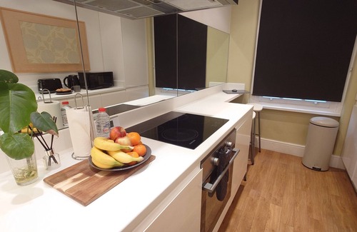 Cathedrals Apartment | Deluxe Tower Bridge Apartments