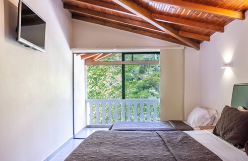 San Gil Hotel | Deluxe Triple con Balcon