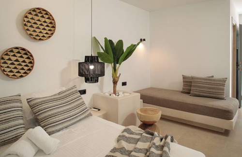 Naxos Town Hotel | Deluxe triple room in Naxos town (access to shared pool)