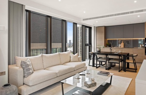 Canary Wharf Apartment | Deluxe two bedroom Canary Wharf apartment with river views