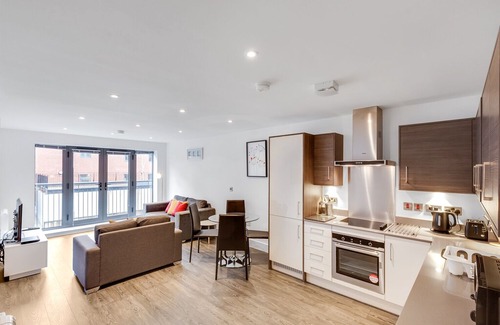 Birmingham City Centre Apartment | Deluxe Two Bedroom Apartment Jewellery Quarter