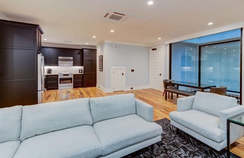 Charleston Historic District Apartment | Deluxe Two Bedroom Suite - Steps to King Street