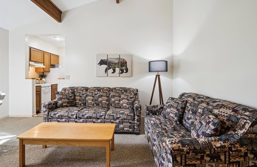 West Bridgewater Hotel | Deluxe Two Bedroom Suite on the 1st floor with outdoor heated pool 10304
