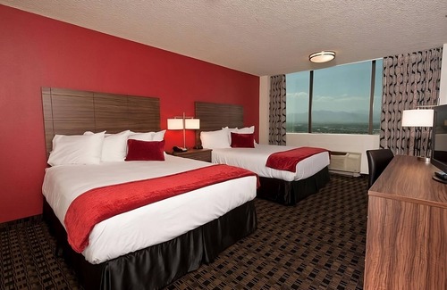 Downtown Las Vegas Hotel | Deluxe Two Queen Room at The D Las Vegas