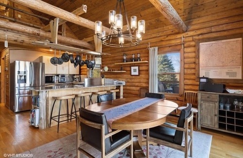 Rolling Prairie House | Deluxe Vacay Home on Idyllic 15 acres-Pool, Spa, Stocked Pond, Firepit, EV Chger