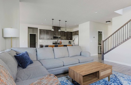 Vancouver House | Deluxe Vancouver 4BR w/free parking, A/C & W/D, by Blueground