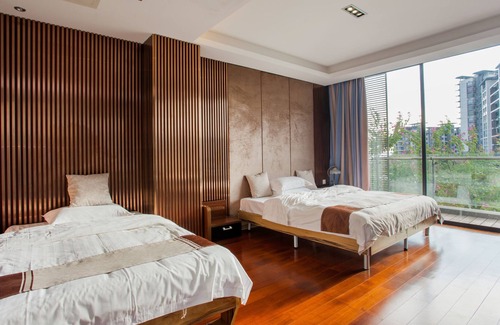 Yuexiu Villa | Deluxe Villa in Mingyue Mountain and Stream