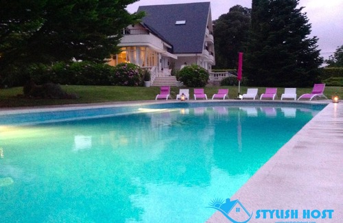 Camargo Villa | Deluxe Villa with swimming pool,garden and Spa, 6 km to the beach