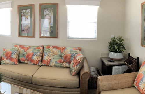 Stockton House | Deluxe "Waterfront" Vacation Bungalow on the River