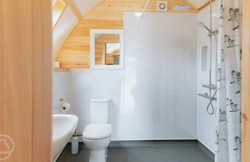 Kirkby Stephen RV Rental | Deluxe Wigwam Cabin With Optional Hot Tub