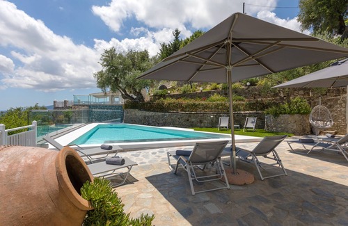 Alonia House | Demargia Villa A - Loft Apartment suitable for 4 persons with communal pool