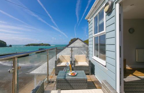 Mullion Apartment | Demelza