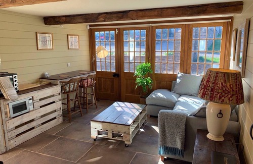 Abergavenny House | Demesne Farm guesthouse in beautiful countryside