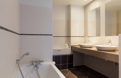 Saint-Germain-sur-Ay Hotel | Demeures & Châteaux La Ferme des Mares