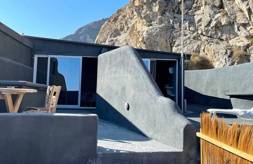 Perivolos Apartment | Demilmar Luxury Suites Black Beach Perissa Santorini