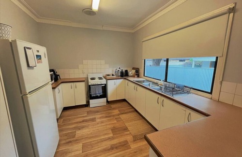 Esperance House | Dempster House Esperance