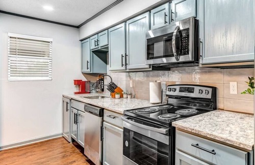 College Station Apartment | Denali: 2 Bedroom, Walk to A&M, Comfy King Beds
