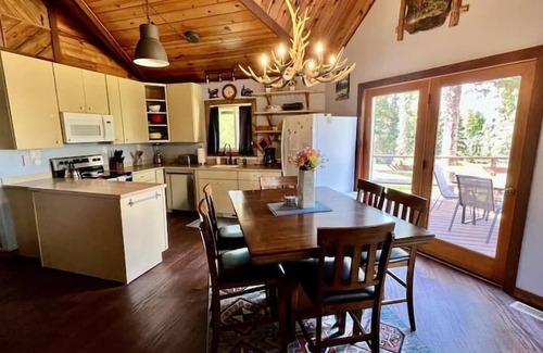 Healy House | Denali National Park 3 Bedroom Home on 5 Acres, hi