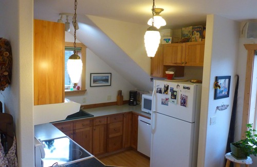 McKinley Park House | Denali Park Place - Alaskan elegance
