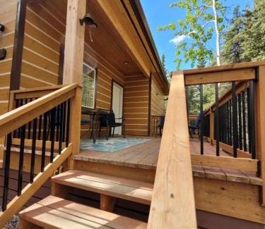 Healy House | Denali Wild Stay - Moose Cabin, Free Wifi, 2 private bedrooms, sleep 6