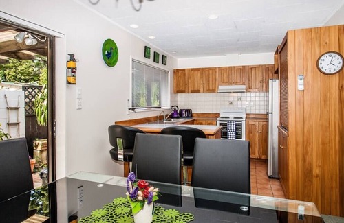 Tikipunga House | Denby Crest Modern Townhouse