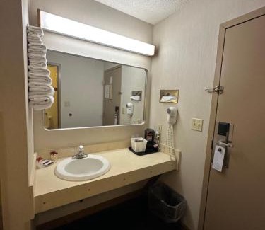 Denison Hotel | Denison Inn and Suites