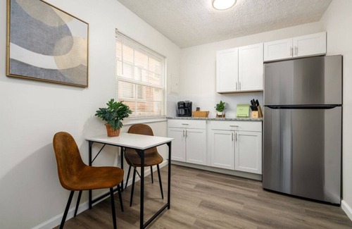 Columbus Apartment | Denney at the Quad- 2BR 1BA Apt| North Campus